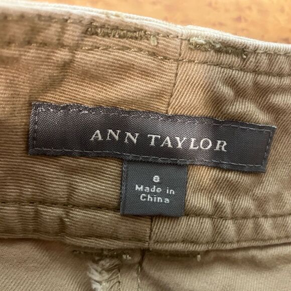 Ann Taylor tan mid-length shorts, size 8, excellent condition - Picture 1 of 3